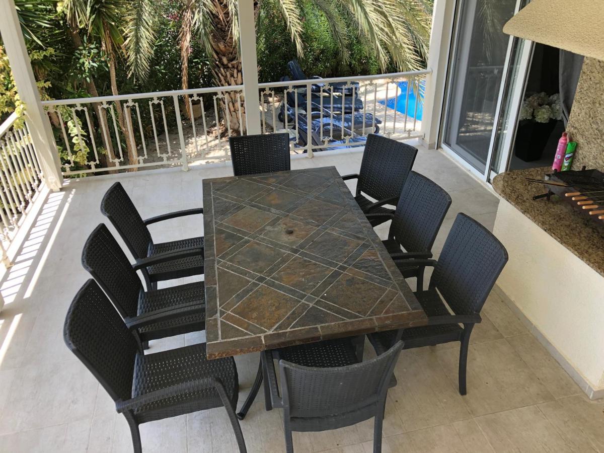 Villa Neyla Four Bedroom Coral Bay Beach Front Zewnętrze zdjęcie