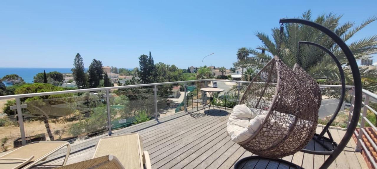 Villa Neyla Four Bedroom Coral Bay Beach Front Zewnętrze zdjęcie